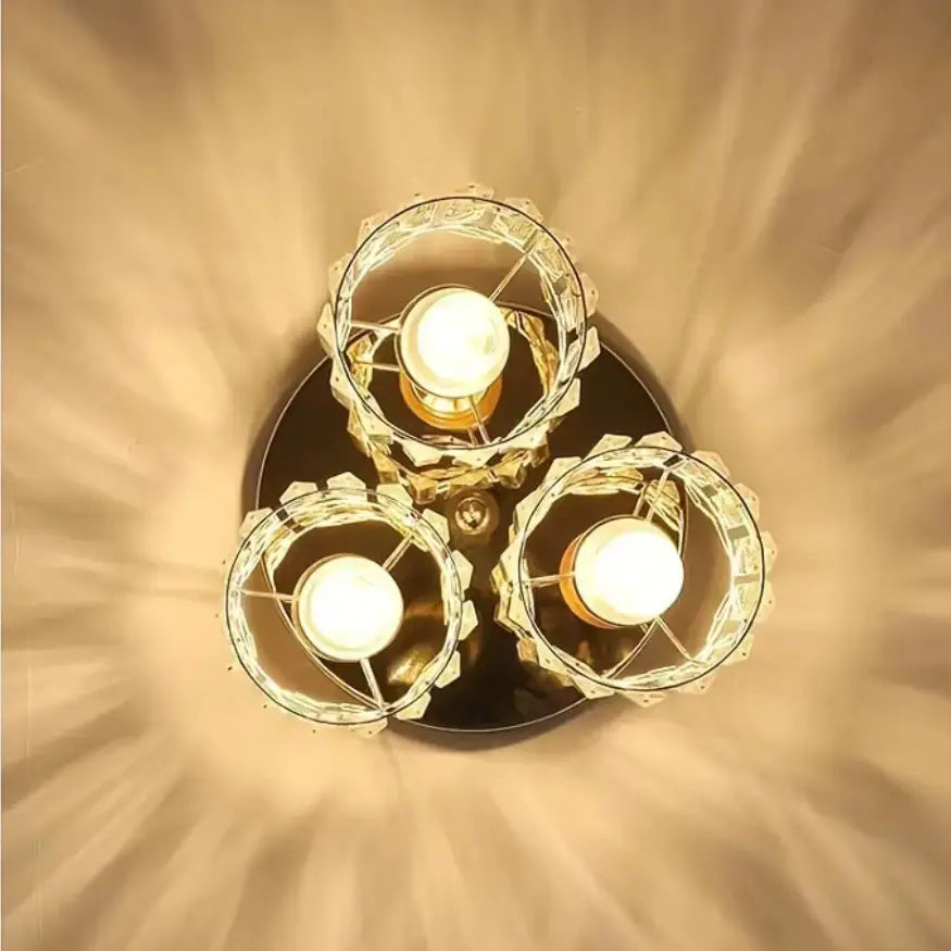 Sparkling light through the crystal