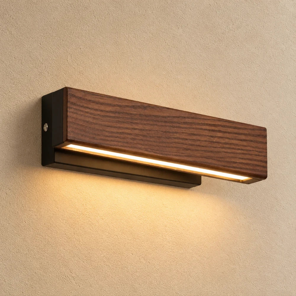 Hørne LED Wood Wall Light
